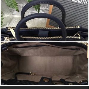 🎈🎈🎈Blue Michael Kors bag - Gently Used